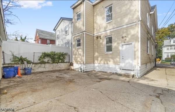 24 Irving Ave, Newark City, NJ 07112
