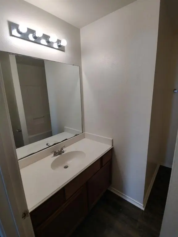 247 Cliff Heights Circle, Dallas, TX 75241