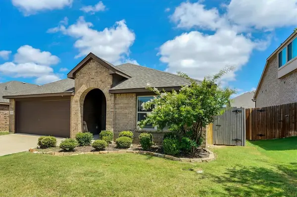 816 Oriel Circle, Fort Worth, TX 76036