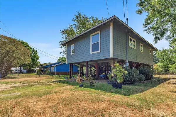 242 Autumn Wood Trail, Gun Barrel City, TX 75156