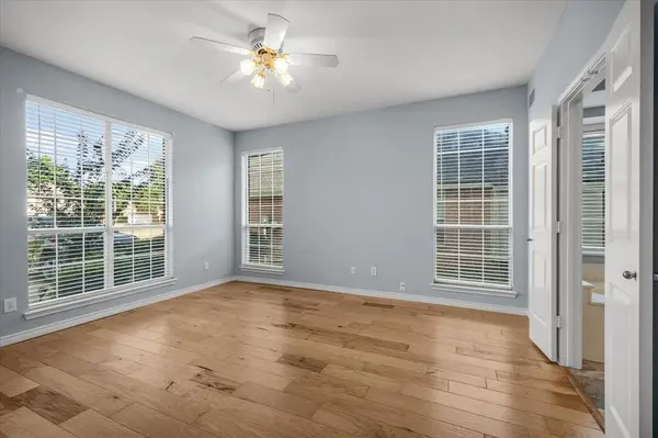 1000 Becker Drive, Euless, TX 76039