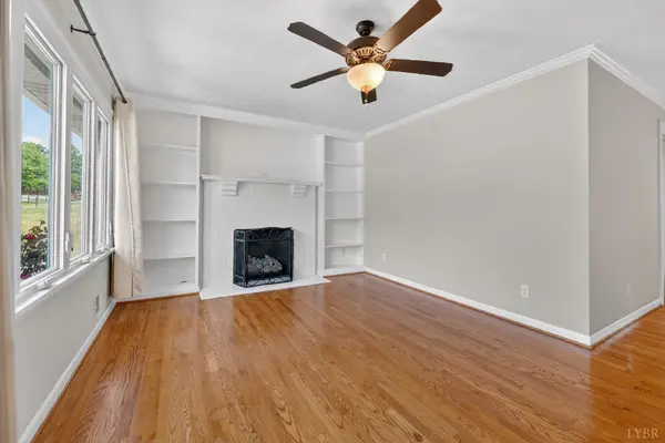 180 Hydaway DR, Forest, VA 24551
