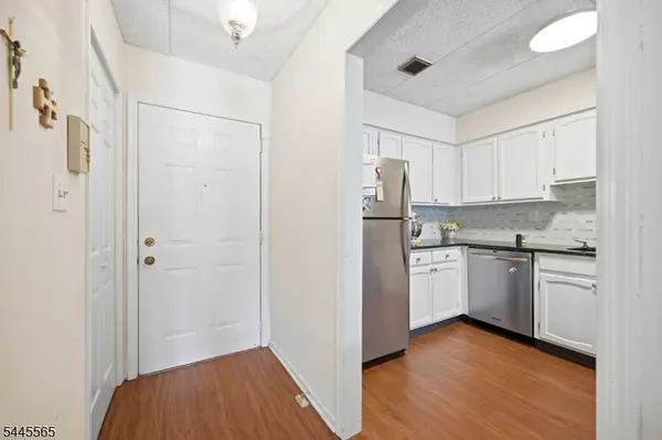 28 Iron Forge Sq #28, Pompton Lakes Boro, NJ 07442