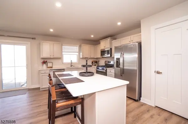 35 Lam Dr, Hardyston Twp., NJ 07419