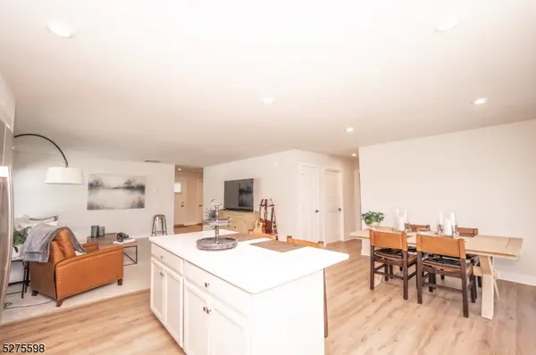 35 Lam Dr, Hardyston Twp., NJ 07419