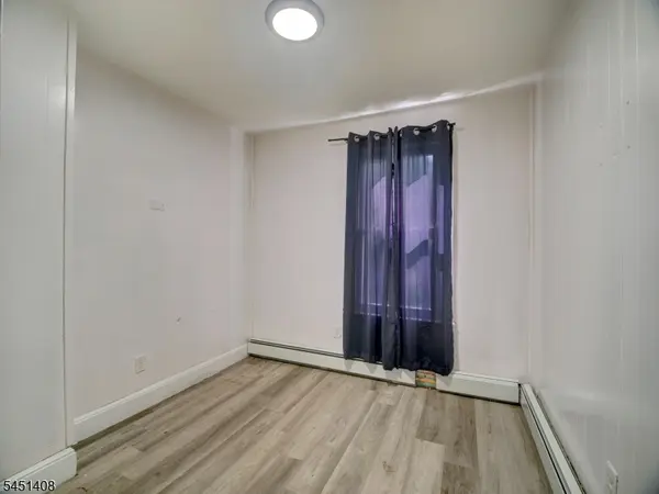 54 N 4Th St, Paterson City, NJ 07522