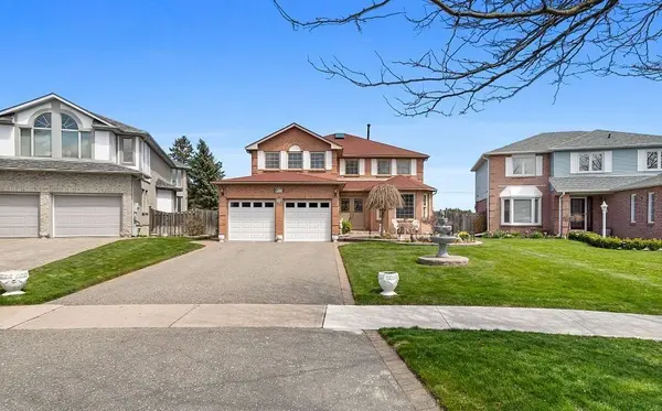 915 Catskill DR E, Oshawa, ON L1J 8J9
