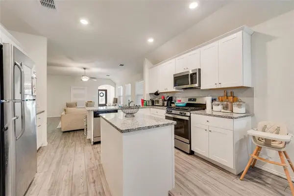 5852 Wake Robin Drive, Fort Worth, TX 76123