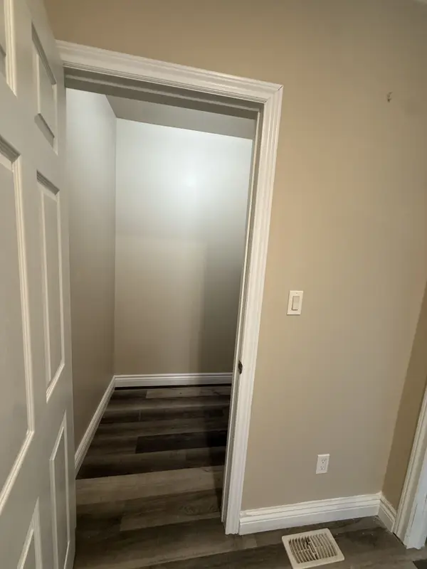 33 Concord AVE, St. Catharines, ON L2M 5N5