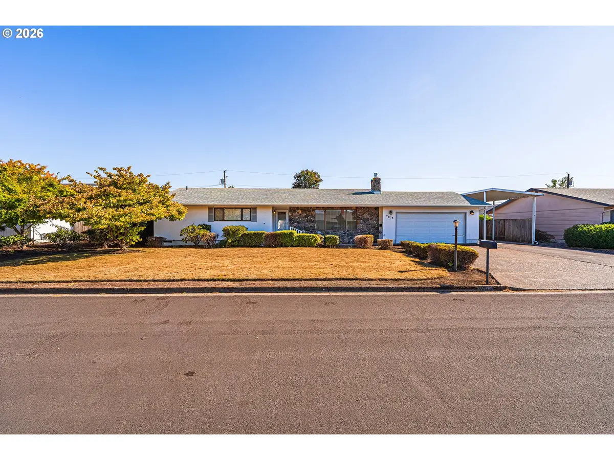 2053 FIRTH AVE, Springfield, OR 97477