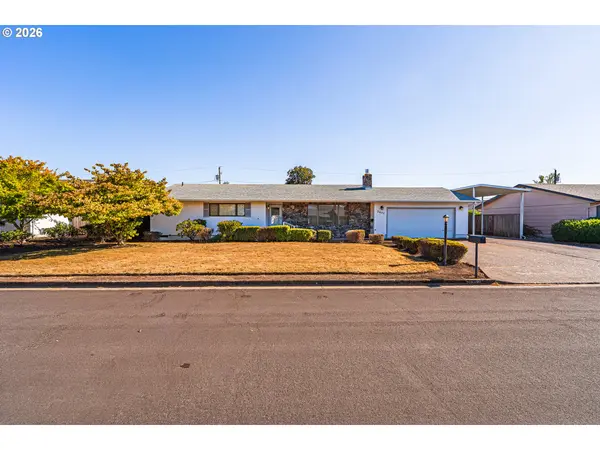 2053 FIRTH AVE, Springfield, OR 97477