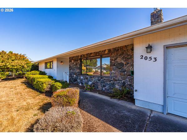 2053 FIRTH AVE, Springfield, OR 97477