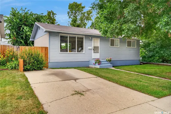 214 Fisher CRESCENT, Saskatoon, SK S7L 5C9