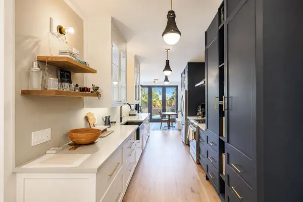 132 Major ST, Toronto C01, ON M5S 2L2