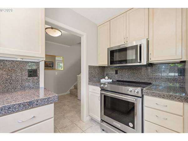 70 OSWEGO SMT, Lake Oswego, OR 97035