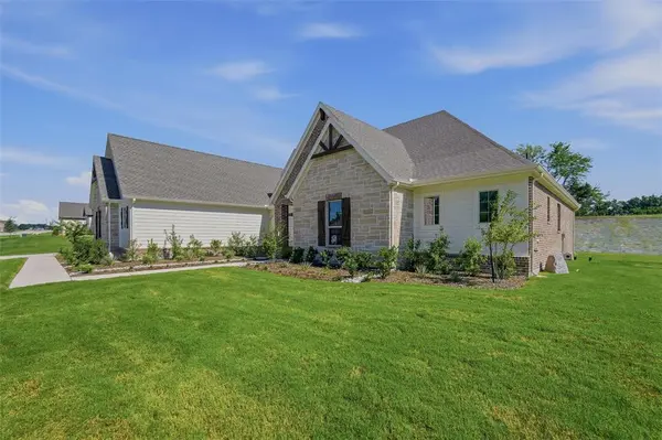 1002 Perrin Lane, Van Alstyne, TX 75495