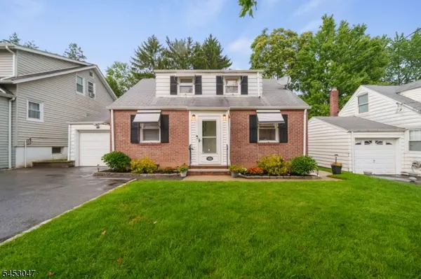 102 Sherwood St, Clifton City, NJ 07013