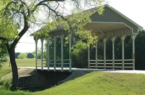 5043 Horseshoe Drive, Whitney, TX 76692