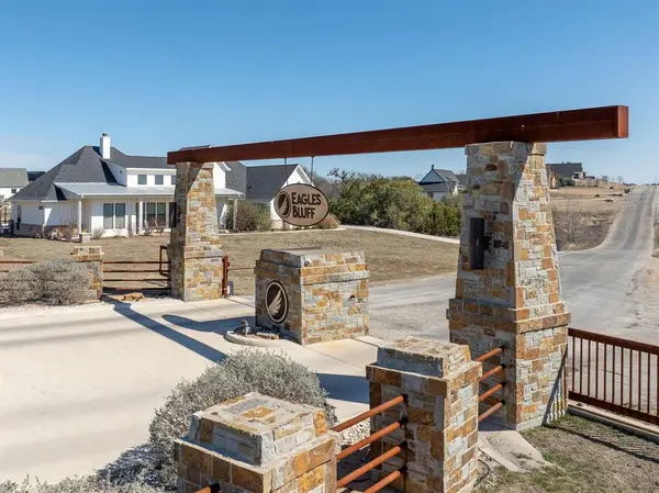 1145 Eagles Bluff Drive, Weatherford, TX 76087