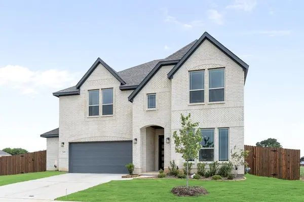 249 Fireberry Drive, Glenn Heights, TX 75154