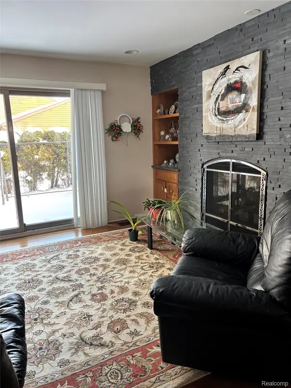 3668 Old Creek RD, Troy, MI 48084