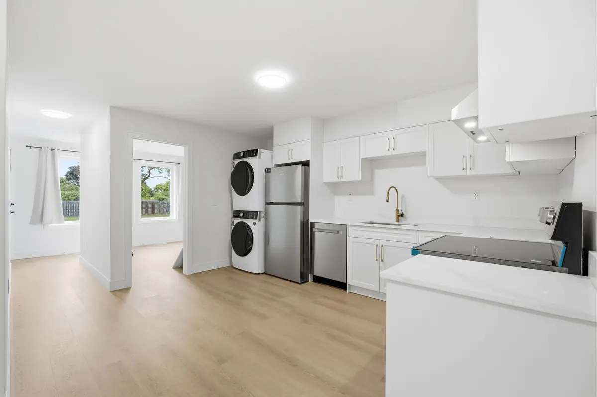53 Bishop AVE #2, Toronto C14, ON M2M 1Z4