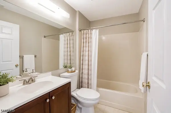 107 Rachel Ct, Franklin Twp., NJ 08823