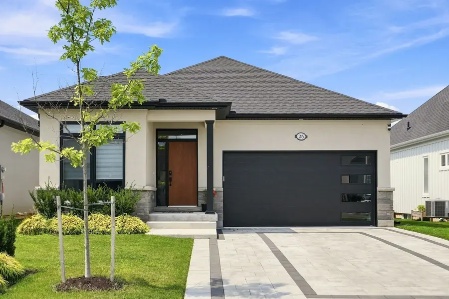 25 Sunrise CT, Fort Erie, ON L0S 1N0