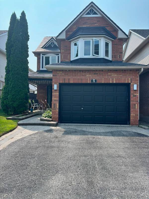 71 Hutton PL, Clarington, ON L1C 5H5