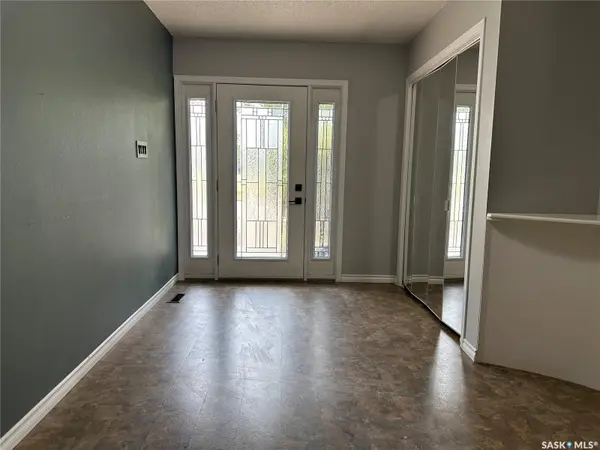 815 Douglas ROAD, Weyburn, SK S4H 2M9