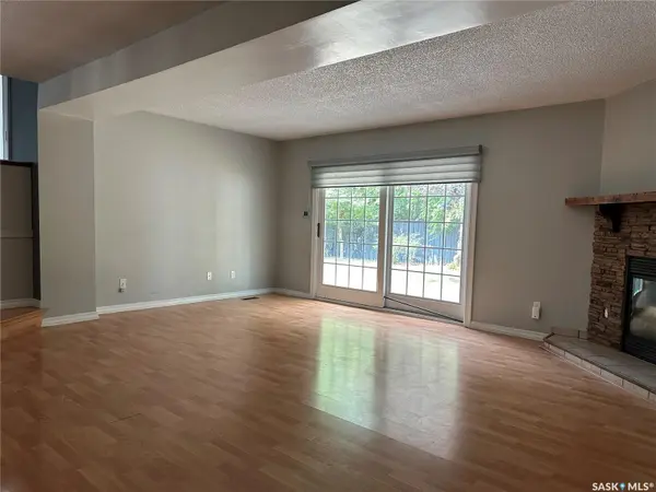 815 Douglas ROAD, Weyburn, SK S4H 2M9