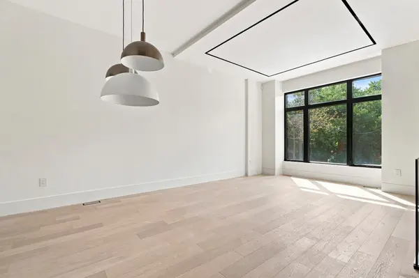 106 Heath ST W, Toronto C02, ON M4V 1T6