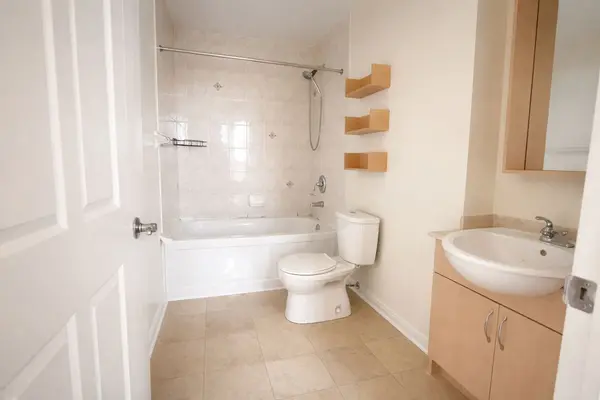18 Holmes AVE #1102, Toronto C14, ON M2N 0E1