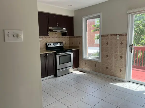 47 Via Torre DR, Toronto W04, ON M6M 5J8