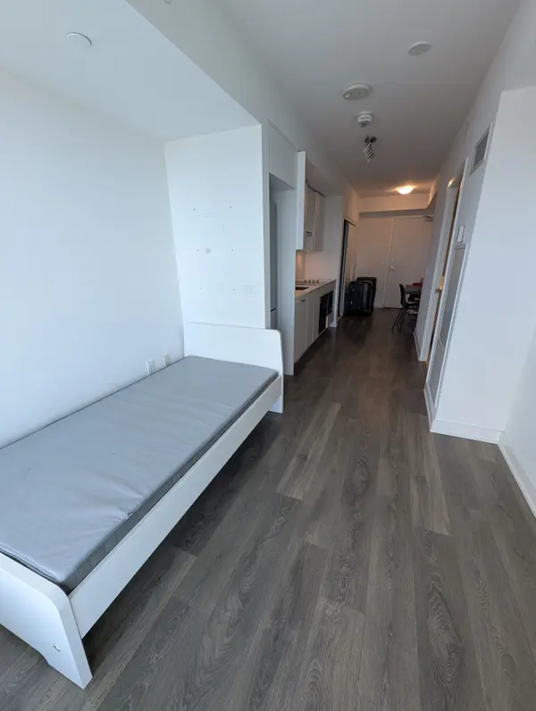 195 Redpath AVE #2707, Toronto C10, ON M4P 0E4