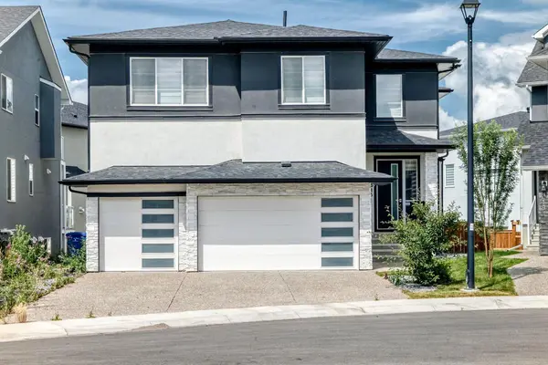 215 Kinniburgh Place, Chestermere, AB T1X 1Y2