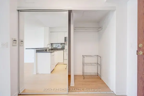 2565 Erin Centre BLVD ##1509, Mississauga, ON L5M 6Z8