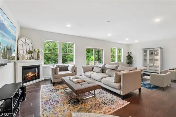 3 Albie Dr, Mountain Lakes Boro, NJ 07046