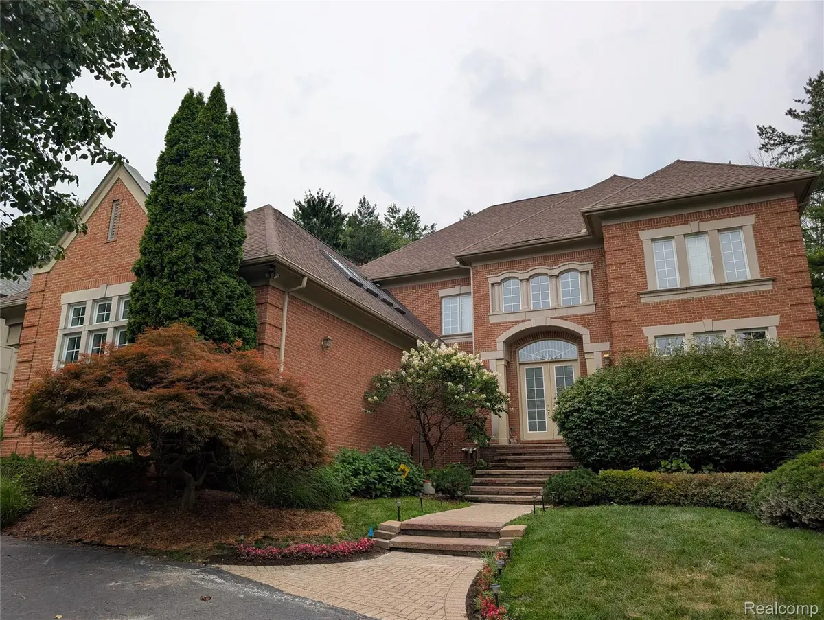 6620 Minnow Pond DR, West Bloomfield Charter Township, MI 48322
