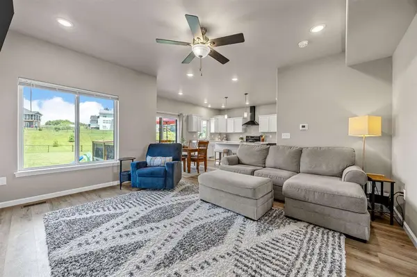 417 Dawson Dr, West Branch, IA 52358
