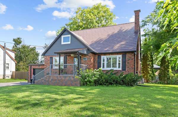 745 Crawford DR, Peterborough, ON K9J 3W9
