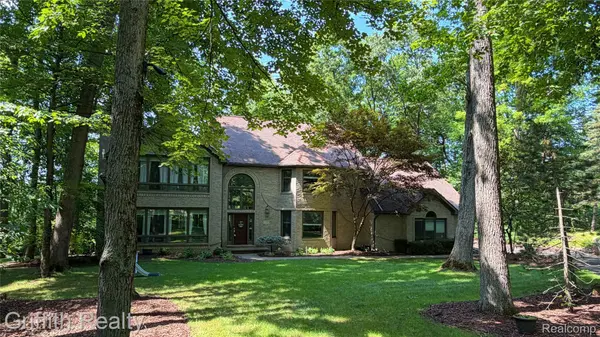 2018 Pine Hollow TRL, Brighton Township, MI 48114