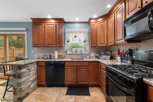138 William St, Little Falls Twp., NJ 07424
