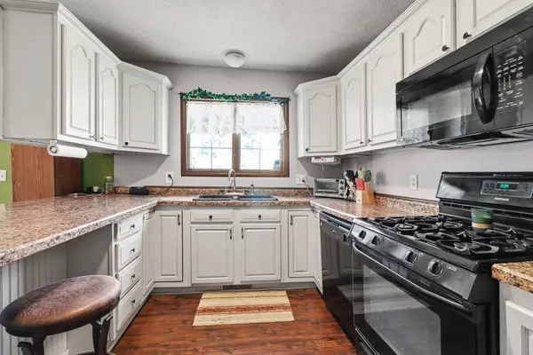4067 W 48th ST, Garfield Twp, MI 49412