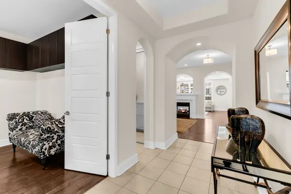 982 Syndenham LN, Milton, ON L9T 8K1