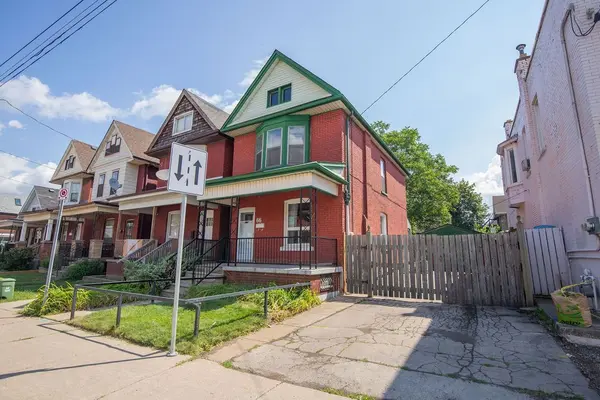 66 Sherman AVE N, Hamilton, ON L8L 6M2