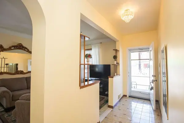 66 Sherman AVE N, Hamilton, ON L8L 6M2