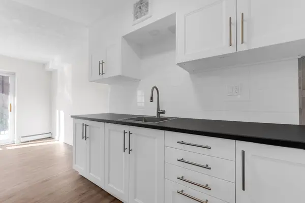 452 Carlton ST #25, St. Catharines, ON L2M 4X1