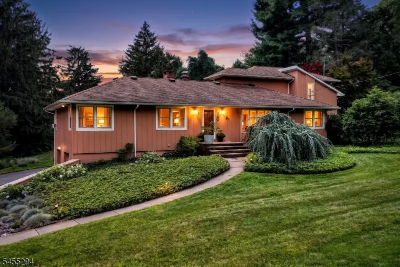 285 Sunset Rd, Pequannock Twp., NJ 07444