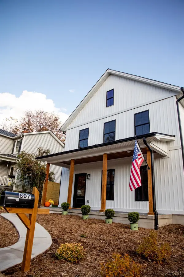 807 Grove ST, Bedford, VA 24523